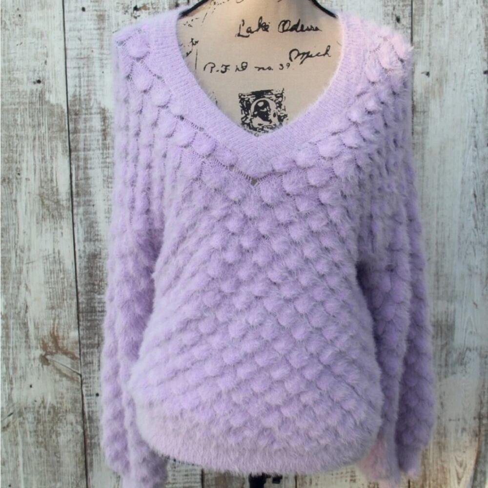 UEC Marc New York BEAUTIFUL Lilac Purple SOFT FUZZY Textured V-Neck Sweater SZ L
